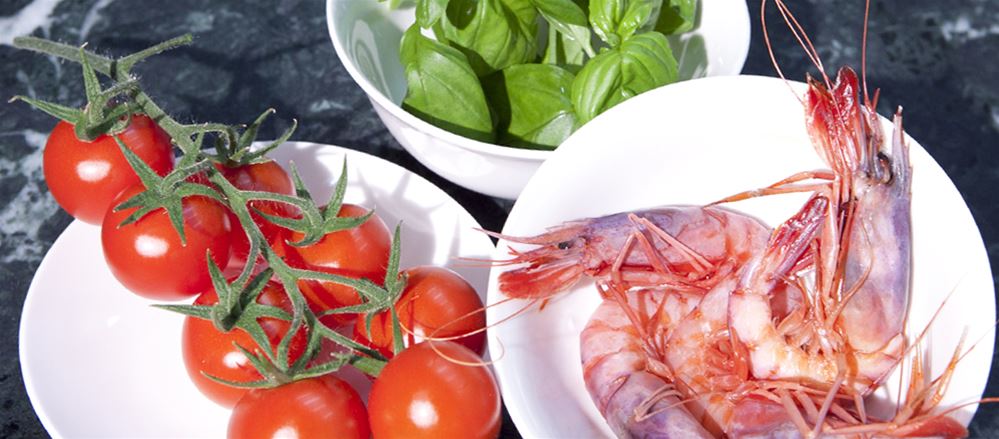 Bacco cocktail with mediterranean crawfish and fresh basil